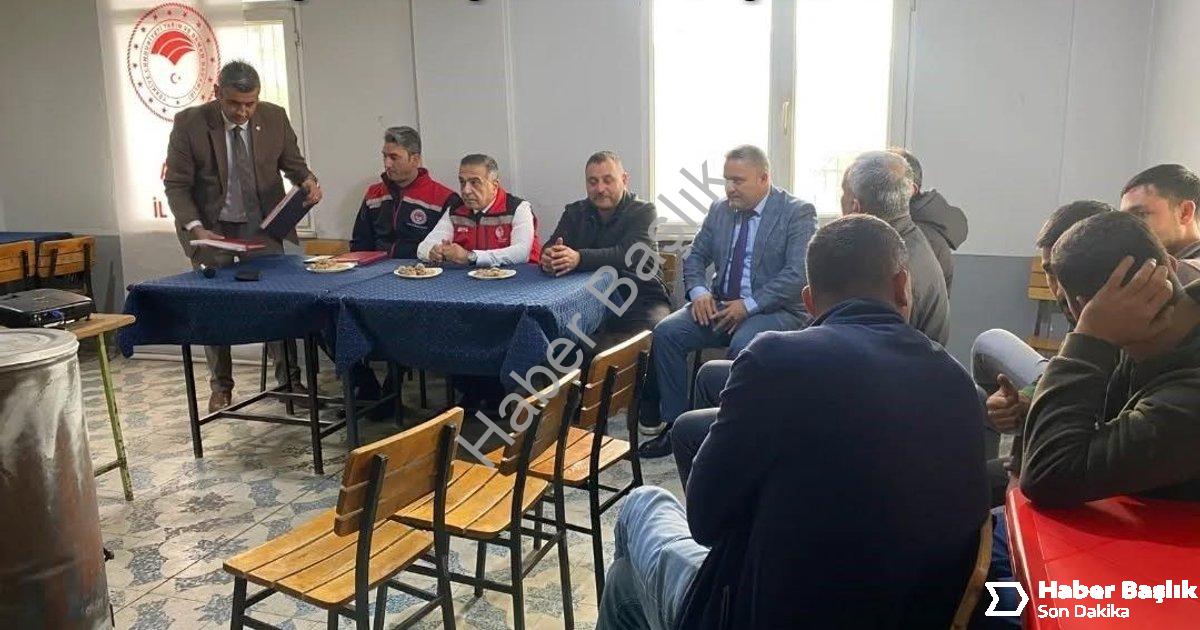 "Aydın’da Tarımın Kalbi Sahada Atıyor: 17 İlçede Eş Zamanlı Çıkarma" başlıklı haber için fotorealist