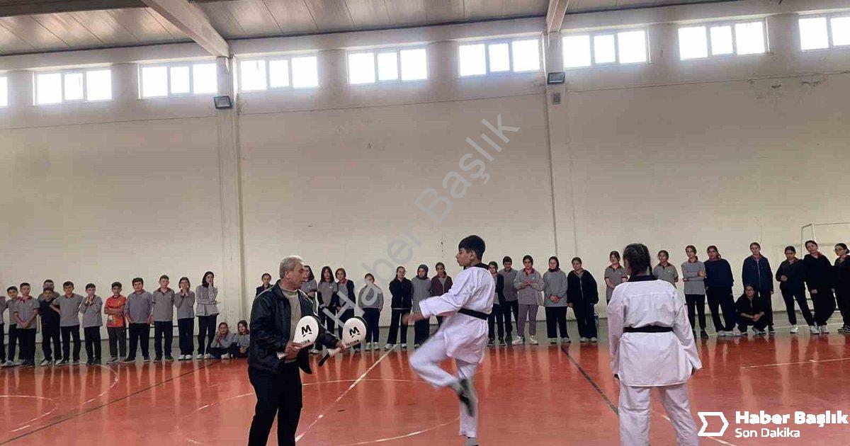 "Kütahya Pazarlar'da Spor Devrimi: Hedef 100 Lisanslı Sporcu" başlıklı haber için fotorealistik, pro