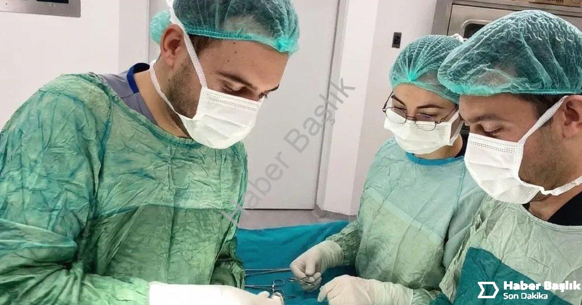 "Şuhut Devlet Hastanesi'nde Modern Cerrahi: Başarılı Fıtık Ameliyatı" başlıklı haber için fotorealis